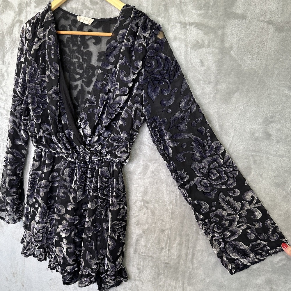 Altar'd State Velvet Burnout Long Sleeve Romper Womens Small Romantic Soft‎ - Picture 6 of 15